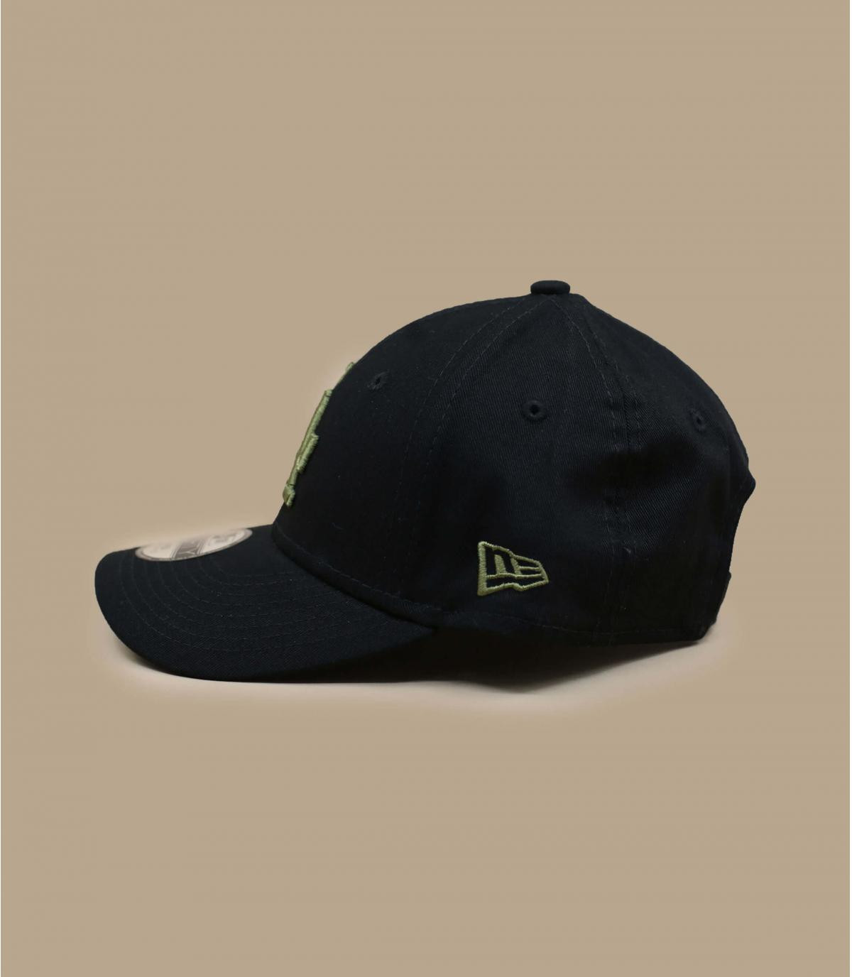 black LA child cap